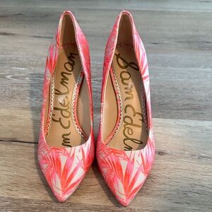 Sam Edelman Pink Coral Palm-Print Pointed Toe Pumps